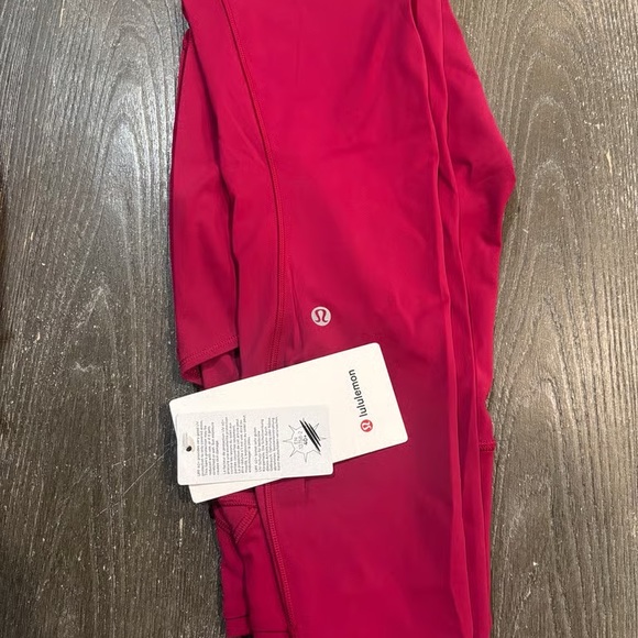 Lululemon Fast and Free HR Tight 25" Size 6 Berry Rumble - Picture 4 of 5